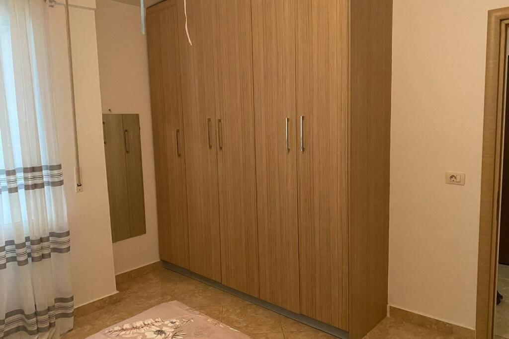 City Beach Apartment Sarandë Buitenkant foto