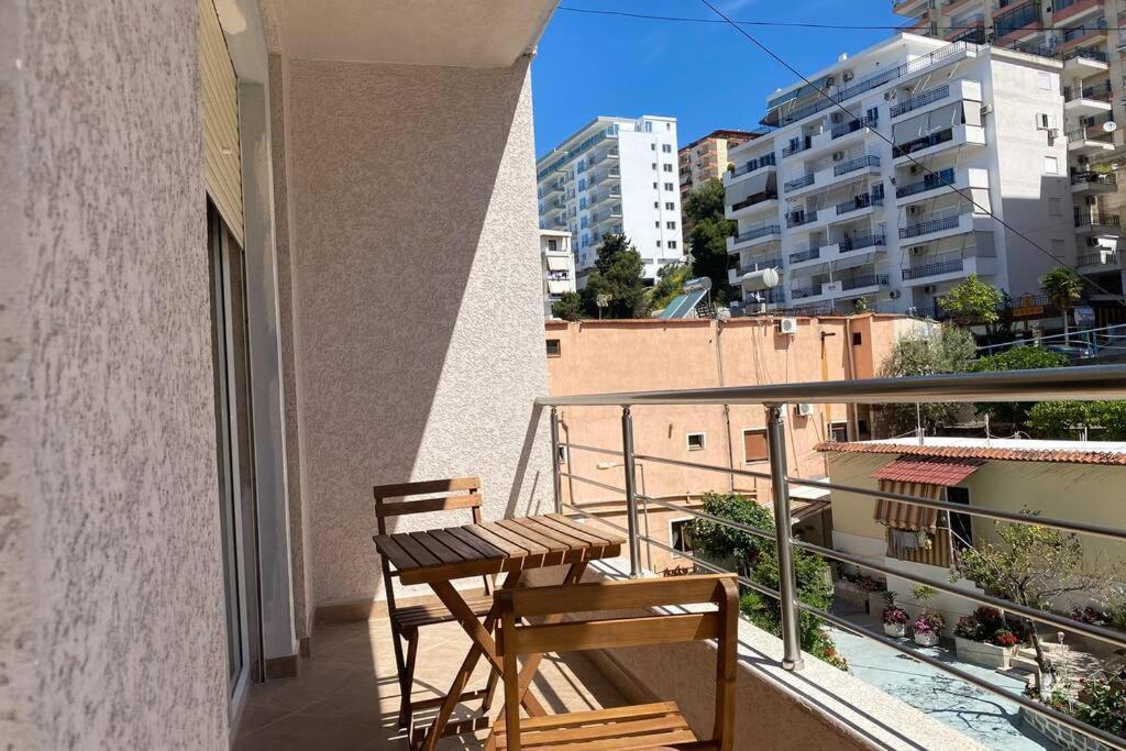 City Beach Apartment Sarandë Buitenkant foto