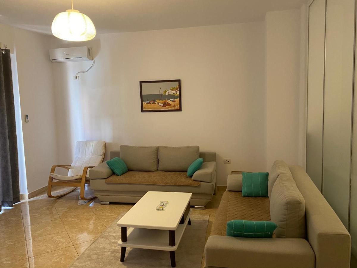 City Beach Apartment Sarandë Buitenkant foto